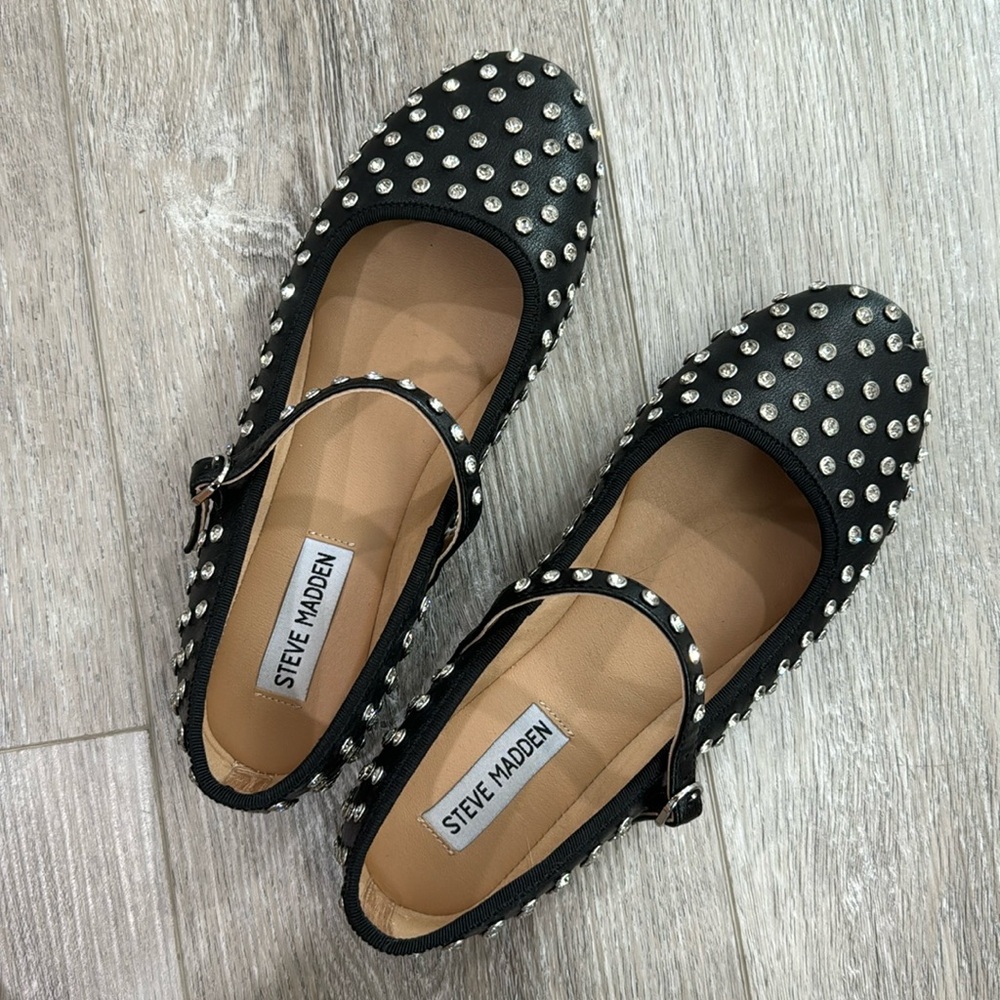 Steve Madden Vinetta Flat in Rhinestone / Size W8 / Never Worn